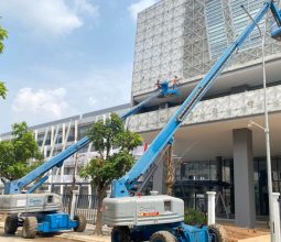xe nâng người 28m