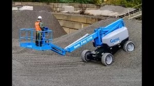 XE NÂNG NGƯỜI BOOM LIFT LEO DỐC THÌ CẦN LƯU Ý ĐIỀU GÌ